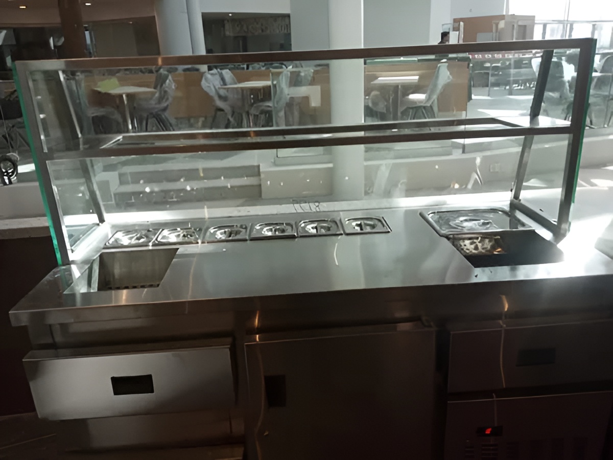 Pizza Makeline Counter