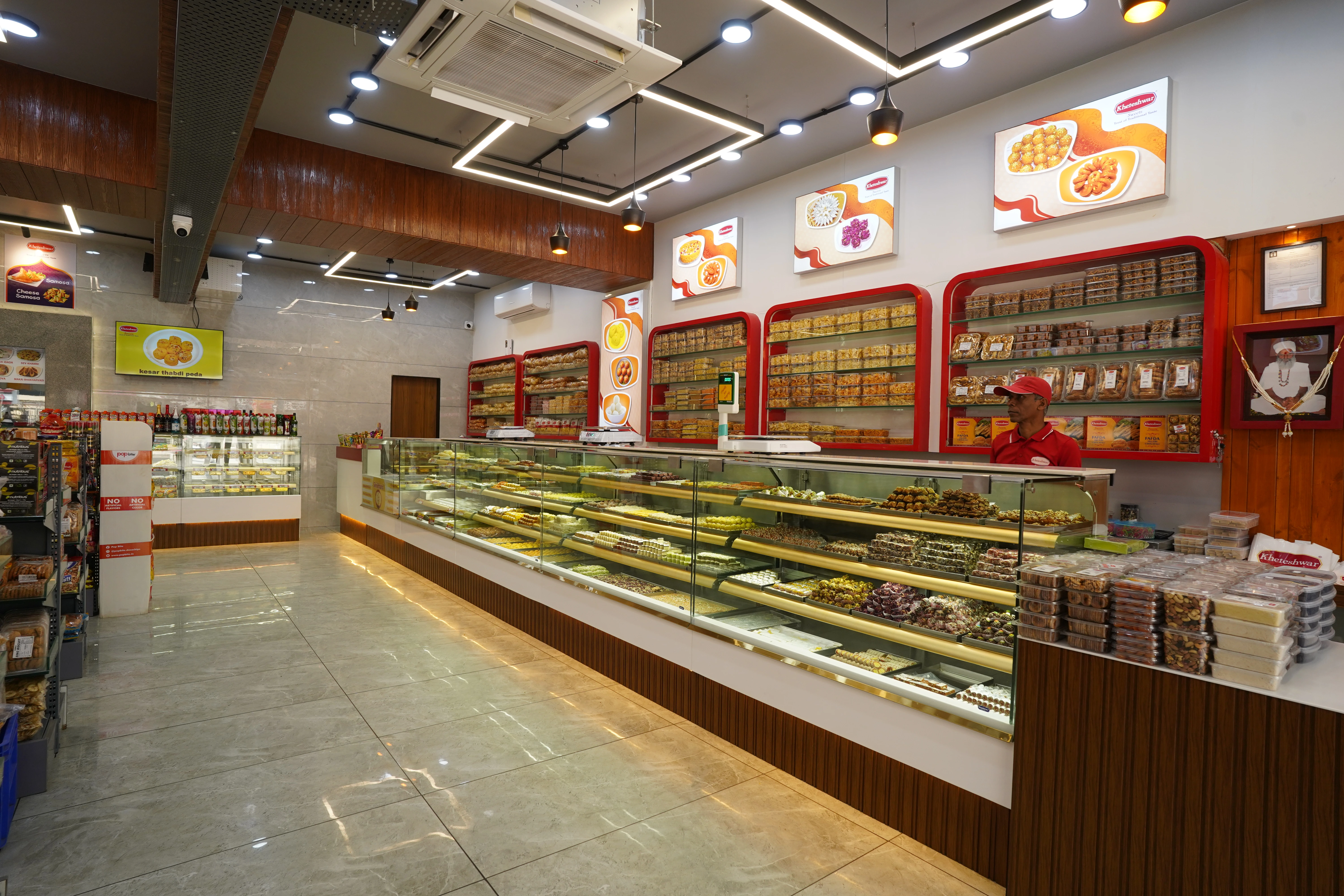 Kheteshwar Sweets and farsan Hub